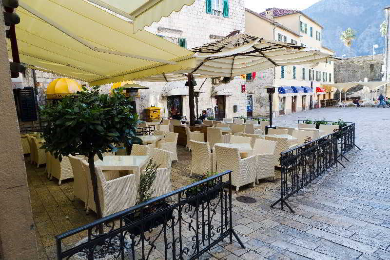 Hotel Vardar Kotor Exteriör bild