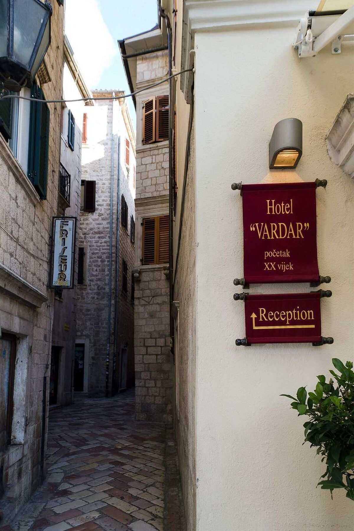 Hotel Vardar Kotor Exteriör bild